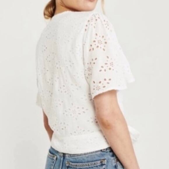 Abercrombie Fitch Eyelet Front Tie Blouse SZ S - Picture 2 of 9